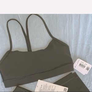 Lululemon Flow Y Sports Bra *Nulu - Sage Green